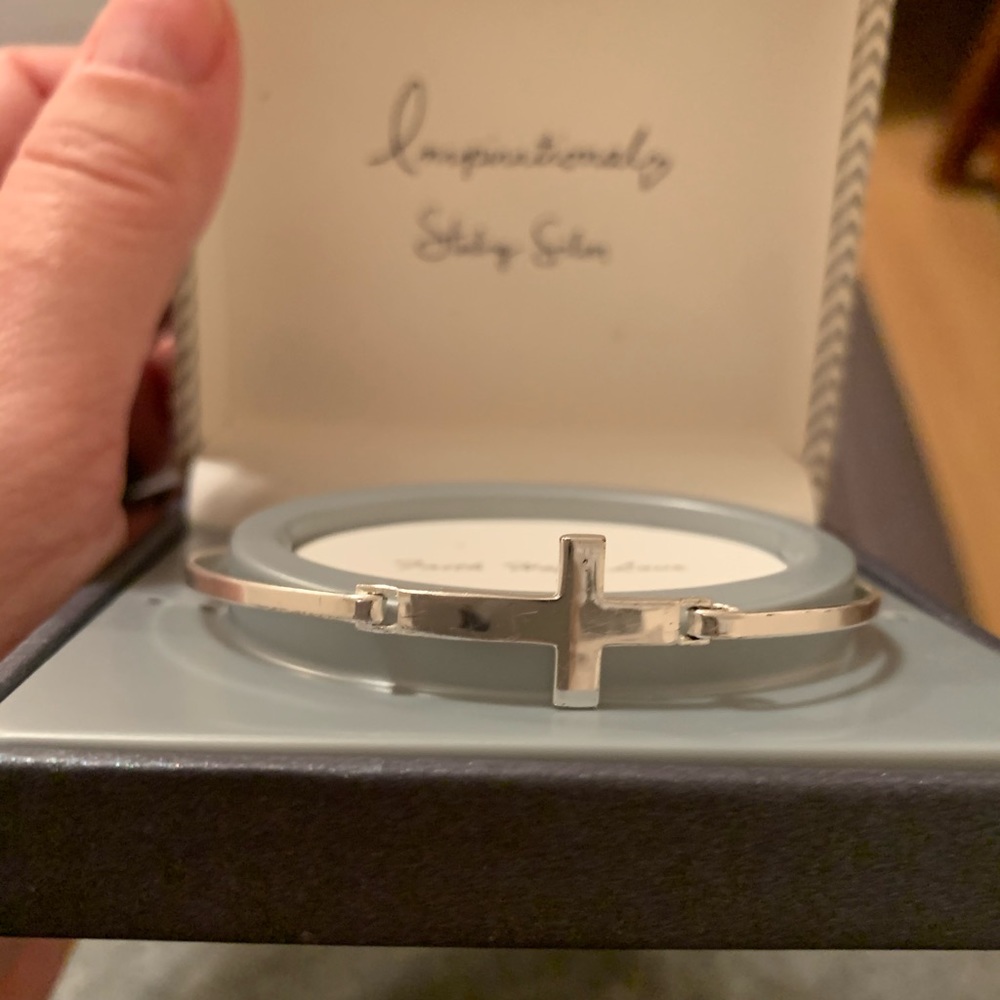 Sterling silver cross bracelet